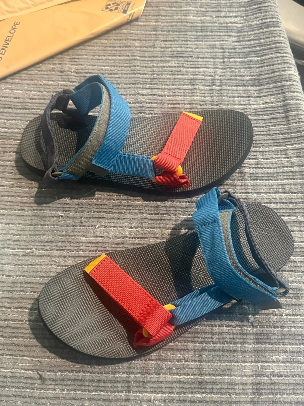 Teva sample original universal sandals sz 9
